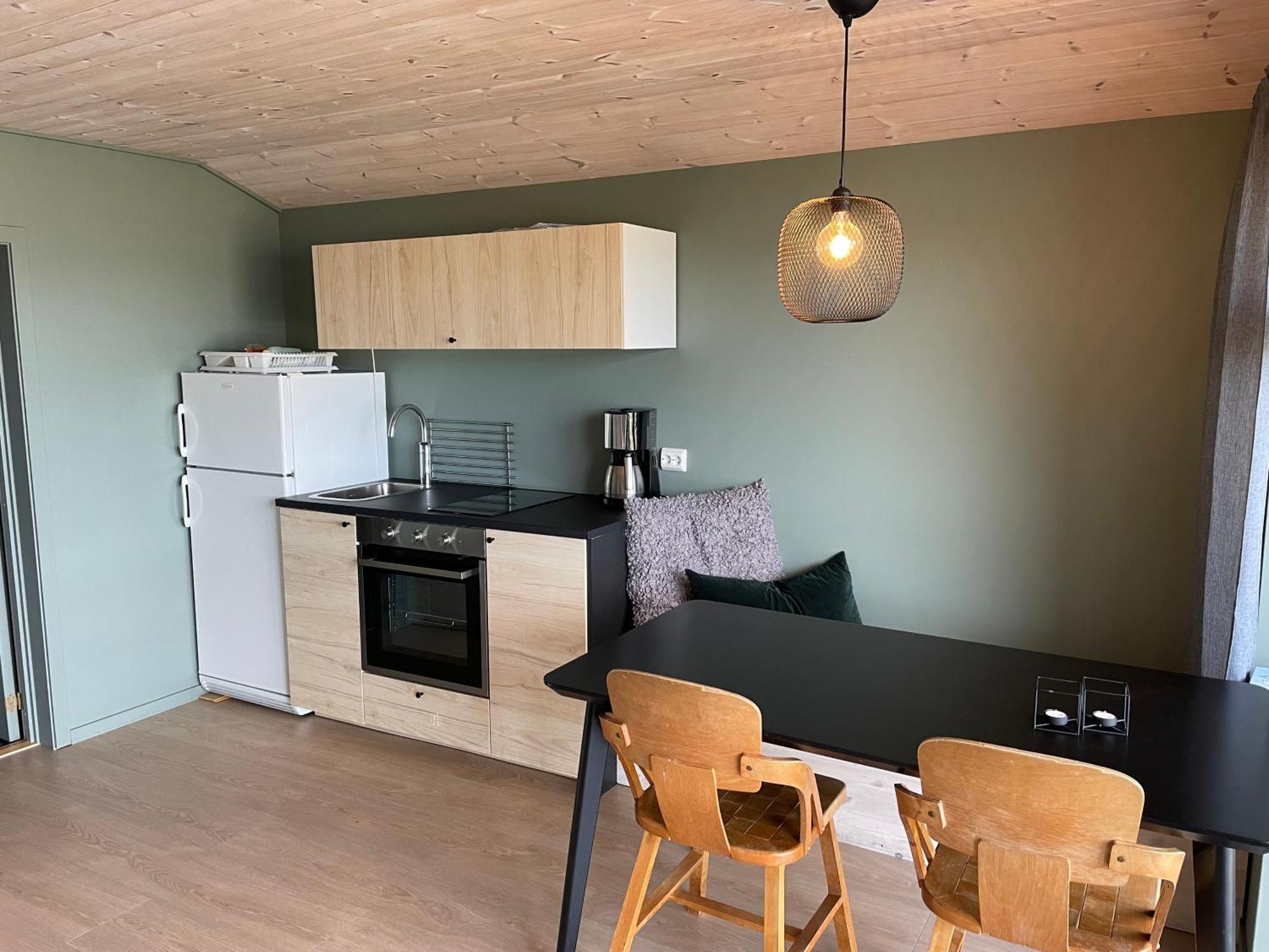 Fugelvagen, Cabins And Glamping Alvund Екстериор снимка