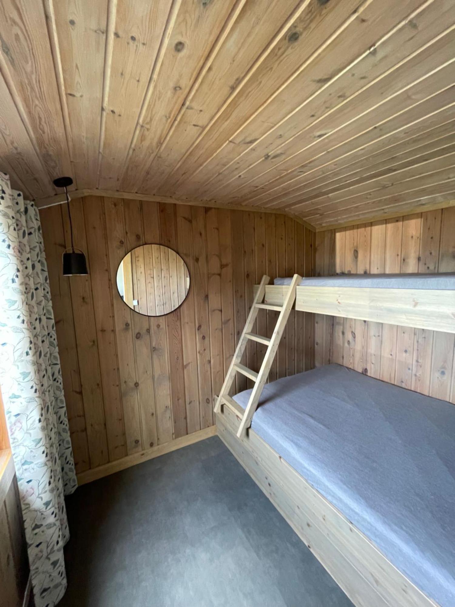 Fugelvagen, Cabins And Glamping Alvund Екстериор снимка